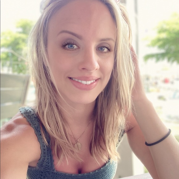 Meet your Posher, Briana - Picture 6 of 8